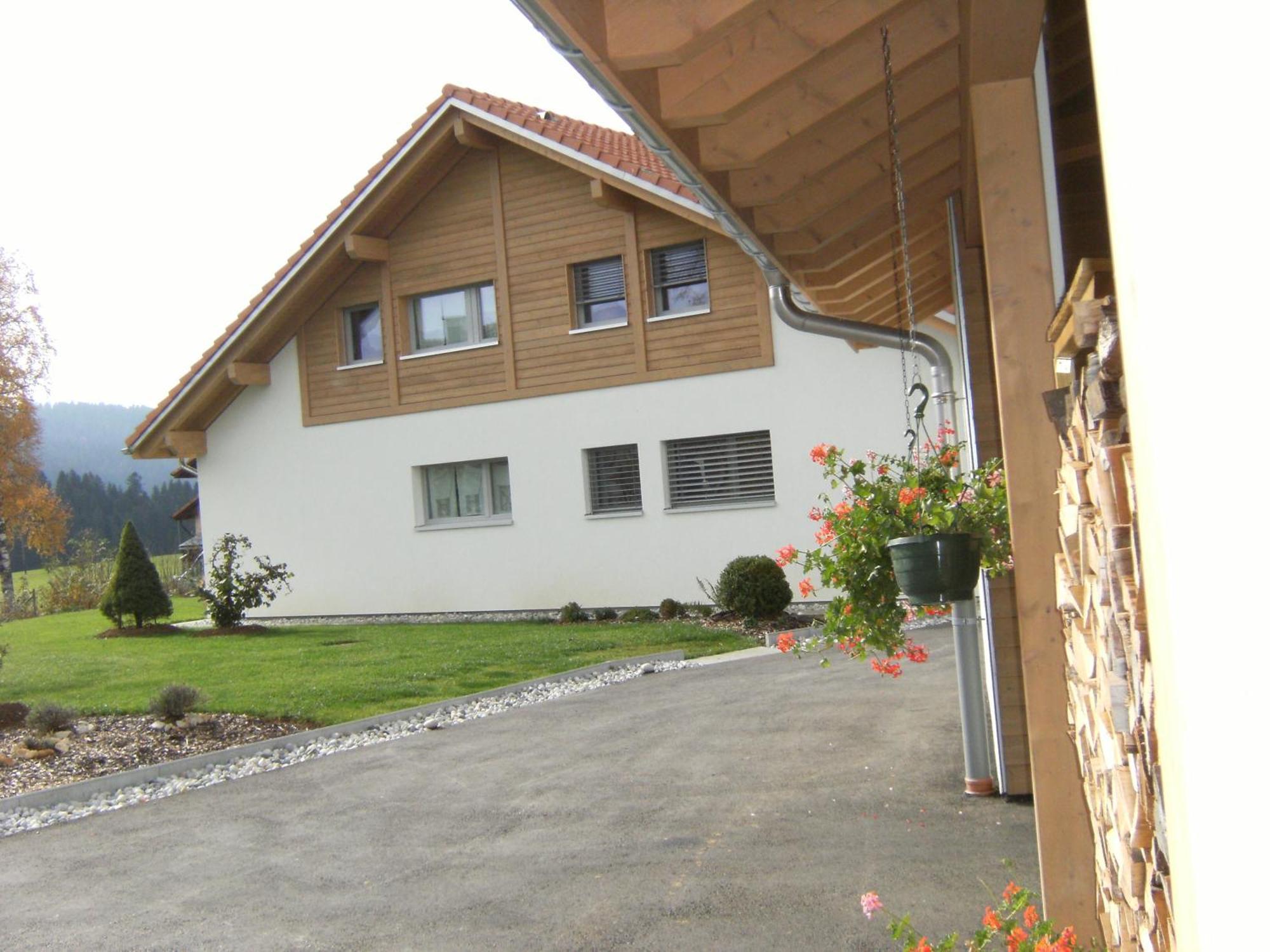 Appartement De Vacances Niederer La Côte-aux-Fées Esterno foto