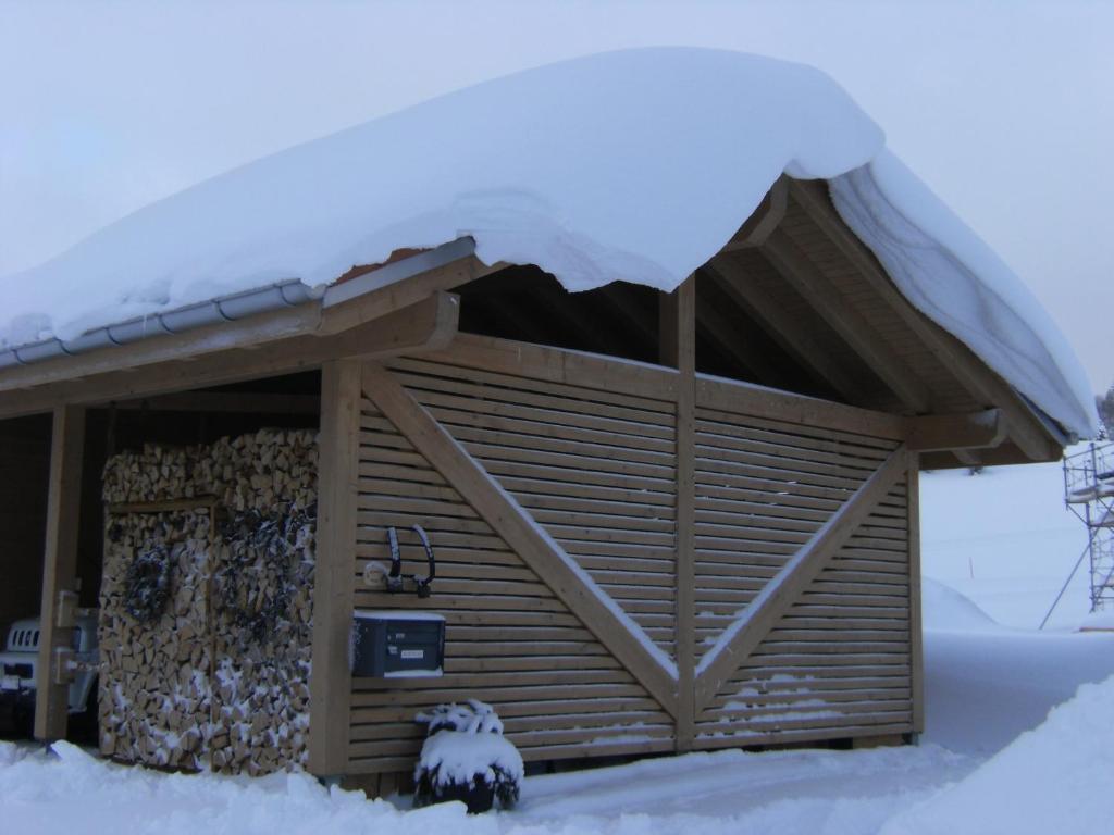 Appartement De Vacances Niederer La Côte-aux-Fées Esterno foto