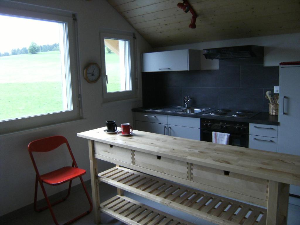 Appartement De Vacances Niederer La Côte-aux-Fées Esterno foto
