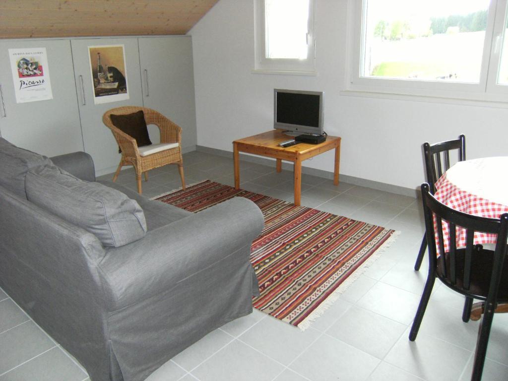 Appartement De Vacances Niederer La Côte-aux-Fées Esterno foto